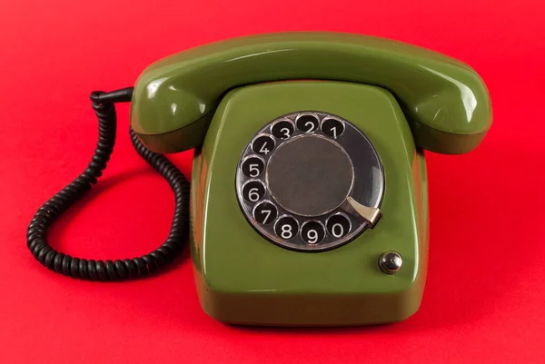 Παλιό Πράσινο Τηλέφωνο Κόκκινο Φόντο — Φωτογραφία Αρχείου