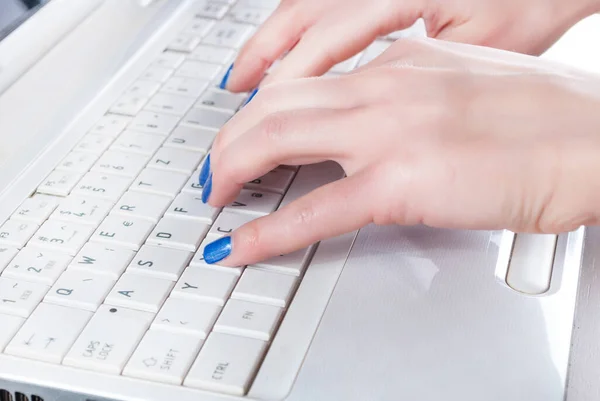 Woman Office Worker Typing White Keyboard Close — Stock Photo, Image