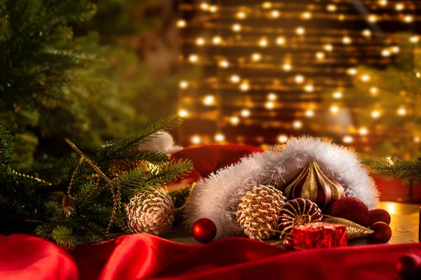 Bandeira Natal Chapéu Papai Noel Com Decorações Natal Cone Bolas — Fotografia de Stock