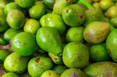 Meyveli ve sebzeli avokado meyvesi.