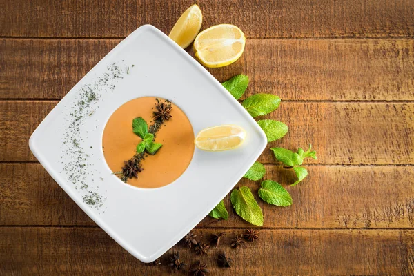 Sopa Creme Lentilhas Fundo Madeira — Fotografia de Stock