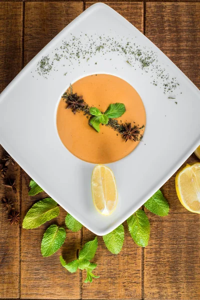 Sopa Creme Lentilhas Fundo Madeira — Fotografia de Stock