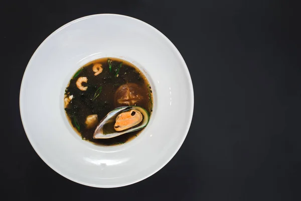 Tasty Soup Seafood Mushrooms Black Background — Stock Photo, Image