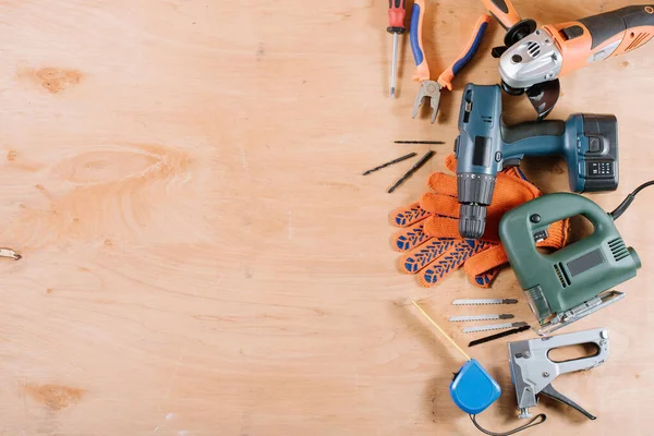 Elektrische Bouw Knutselwerktuigen Gereedschap Houten Ondergrond — Stockfoto