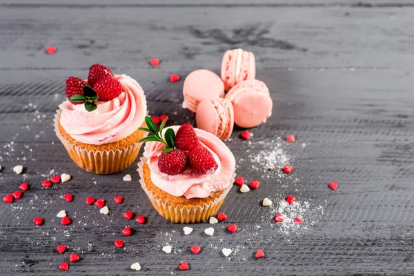 Sweet Cupcakes Raspberrie Wooden Background — Stock Photo, Image