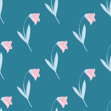 Pembe campanula siluetleriyle yay şeklinde, pürüzsüz desenli. Turkuaz arka planda yumuşak çiçek siluetleri. Kumaş tasarımı, tekstil, ambalaj ve örtü için tasarlandı. Vektör illüstrasyonu.