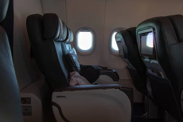 Deixou Poltronas Num Avião Classe Executiva Monitores Cadeiras Embutidas Porthole — Fotografia de Stock