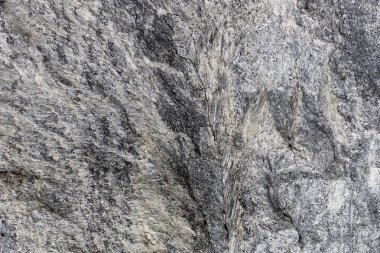 Siyah çizgili koyu gri taş yüzey. Grunge soyut taş