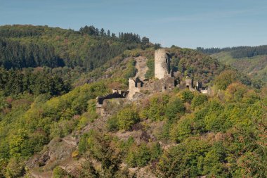 Cochem, Moselle Nehri, Almanya, Avrupa yakınlarındaki Winneburg Kalesi harabesi