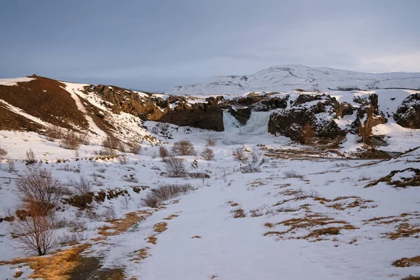 Hjalparfoss vattenfall, Island, Europa — Stockfoto