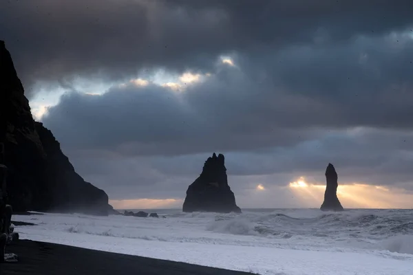 Reynisfjara dicht bij Vik, IJsland, Europa — Stockfoto