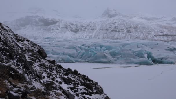 Panoramabild Des Schneebedeckten Gletschers Svinafellsjoekull Einem Wintertag Nach Schneefall Island — Stockvideo