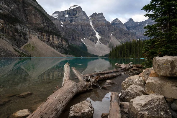 Moraine Lake, Nationaal Park Banff, Alberta, Canada — Stockfoto