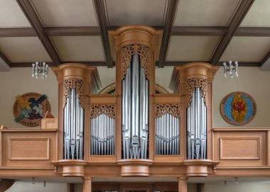 SCHMALLENBERG, GERMANY - 8 Haziran 2020: St. Blasius Kilisesi Organı 8 Haziran 2020, Schmallenberg, Almanya