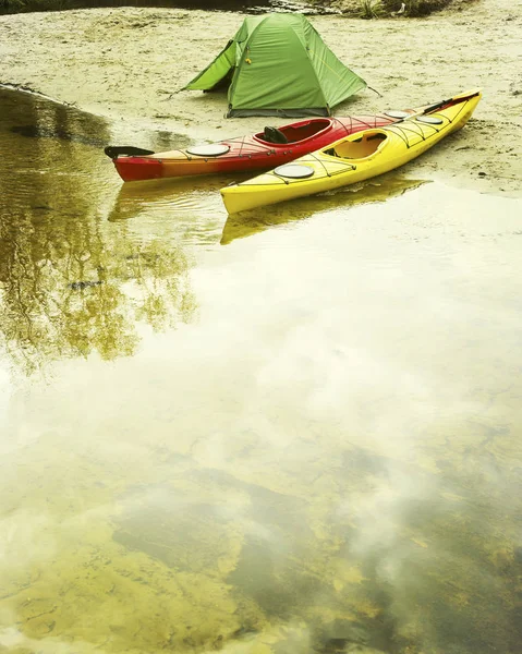 Kayak Sulla Lake Concept Photo Sport Kayak Sulla Rocky Lake — Foto Stock