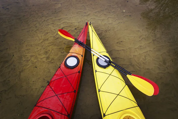 Caiaque Foto Conceito Lago Sport Kayak Costa Lago Rochoso Fechar — Fotografia de Stock