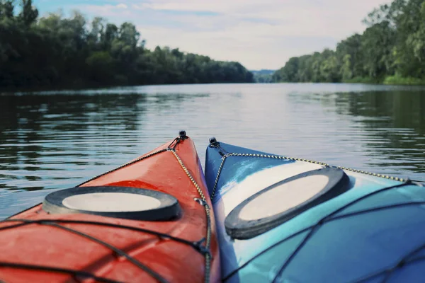 Paddling Sjön Konceptet Foto Sport Kajak Steniga Sjöstranden Närbild Foto — Stockfoto