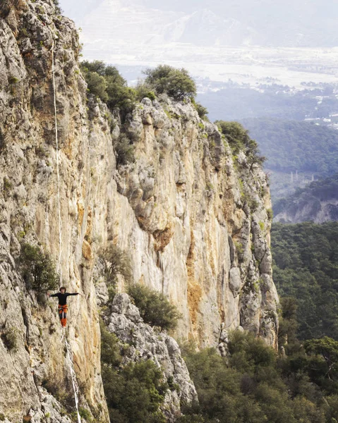 Πόδια Από Μια Γραμμή Στον Ουρανό Τουρκική Highline Καρναβάλι Στην — Φωτογραφία Αρχείου