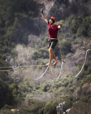 Gökyüzünde aşmak. Antalya'da Türk Highline karnaval.