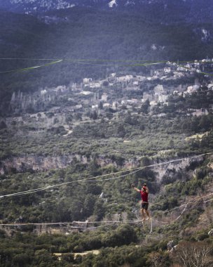 Gökyüzünde aşmak. Antalya'da Türk Highline karnaval.
