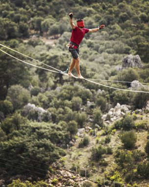 Gökyüzünde aşmak. Antalya'da Türk Highline karnaval.