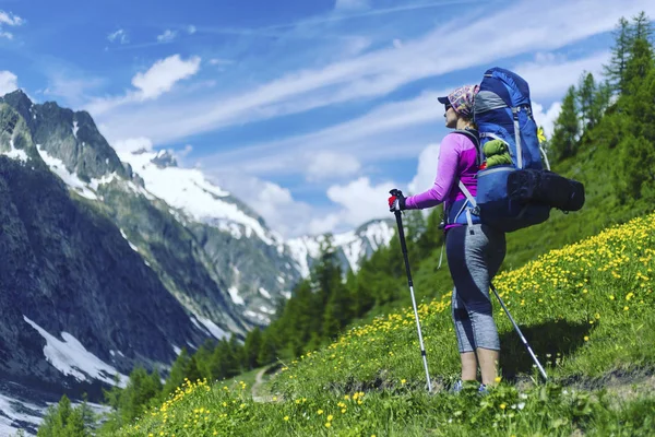 Campaign Mont Blanc Girl Walking Trail Backpack — Stock Photo, Image