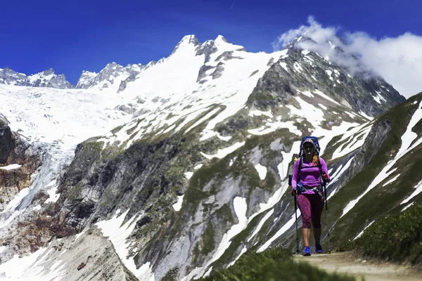 Trekking Kanadyjskich Górach Trasa Jest Rekreacja Popularne Działalności Ameryce Północnej — Zdjęcie stockowe