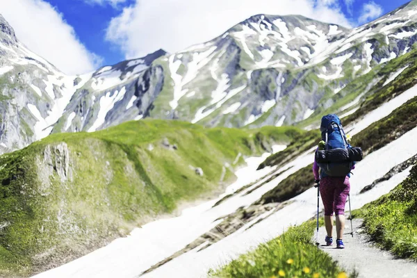 Trekking Kanadyjskich Górach Trasa Jest Rekreacja Popularne Działalności Ameryce Północnej — Zdjęcie stockowe