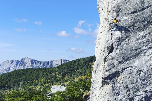 Bergsteiger Auf Einer Felswand — Stockfoto