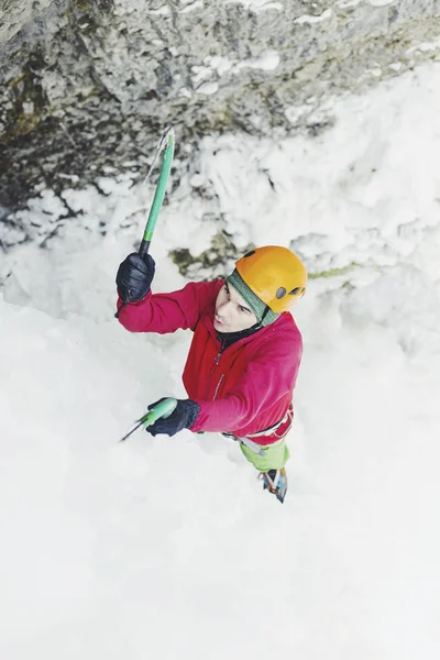 Escalade Sur Une Cascade Gelée — Photo