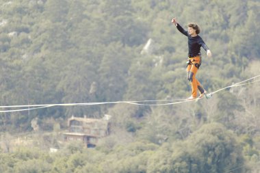Gökyüzünde aşmak. Antalya'da Türk Highline karnaval.