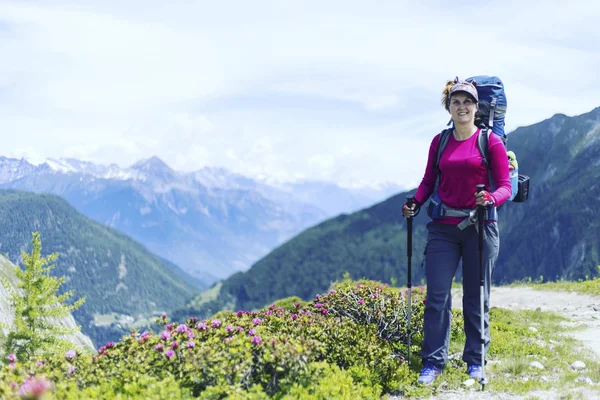 Alpine trekking w Austrii ekstremalne wakacje widok. — Zdjęcie stockowe