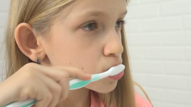 Niño Cepillando Dientes Bebé Baño Niña Lavando Con Cepillo Dientes — Vídeos de Stock