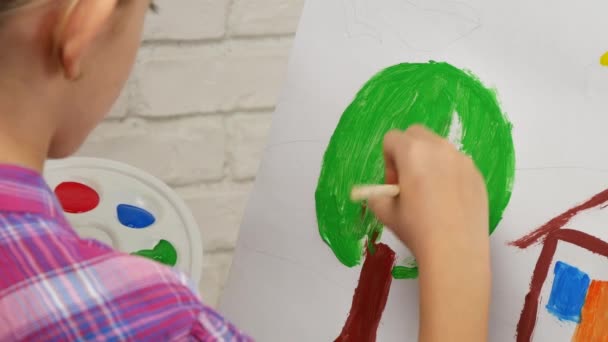 Kind Schilderen Ezel Schooljong Geitje Workshop Meisje Werken Art Craft — Stockvideo