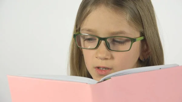 Criança Lendo Livro Óculos Retrato Estudante Criança Aprender Estudante Estudando — Fotografia de Stock