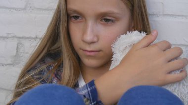 Hasta üzgün çocuk, depresyon, mutsuz çocuk, kötü kız vurguladı kişi kötü muamele