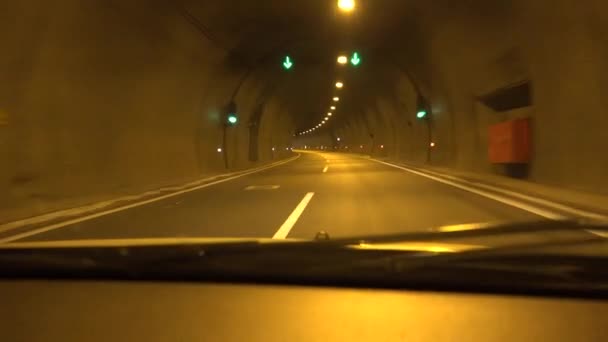 Jazda Samochodem Tunelu Metra Ruch Górach Podróży Grecji Pov — Wideo stockowe
