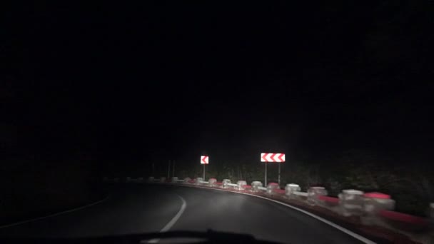 Night Traffic on Road, Driving Car in Dark Highway, Traveling View, POV — Stok Video