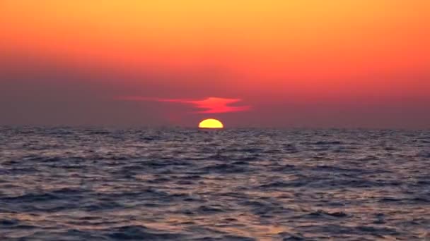 Plage du coucher du soleil, Lever du soleil sur le bord de la mer, Océan au coucher du soleil en été, Paysage marin crépusculaire — Video