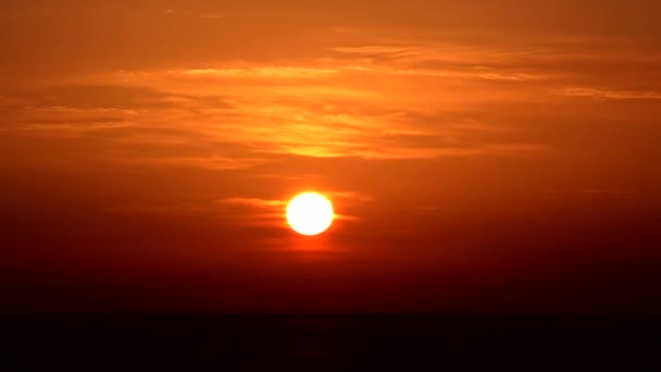 Coucher De Soleil Plage Timelapse, Lever De Soleil Au Bord De La Mer, Vue Sur L'océan Au Coucher Du Soleil En Été 