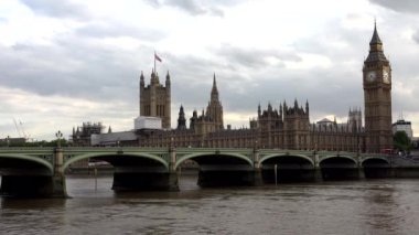 Big Ben London, Westminster Köprüsü'nde Trafik, Red Double Decker Otobüsleri