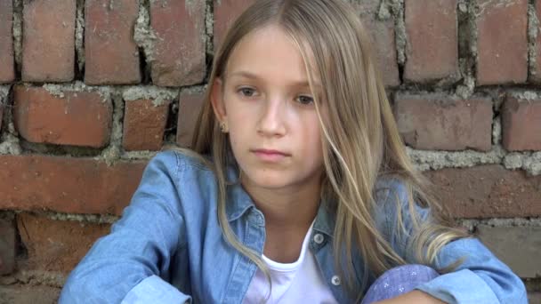 Sad Child, Not Playing Alone Kid, Unhappy Thoughtful Girl in Outdoor in Park — Stock Video