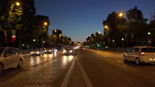 Champs Elysees Fransa'da Seyahat Günbatımı Trafik Paris Triumph Arch — Stok video