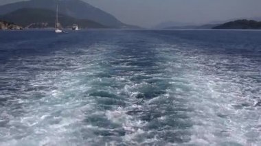 Cruise Ferry Yelken Liyakat Tekne Gemi Wake, Köpüklü Dalgalar Beach 4k seyahat
