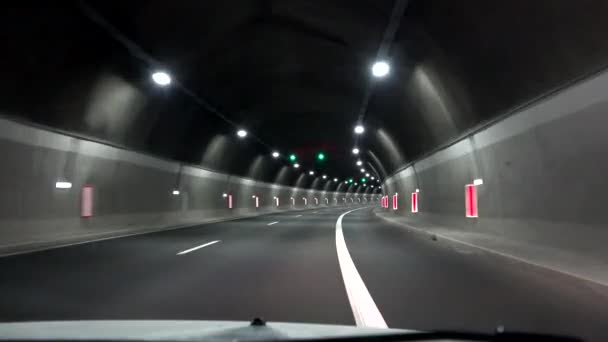 Carro de condução 4k na estrada, Roadway, túnel, metrô, motorista que viaja tráfego Pov — Vídeo de Stock