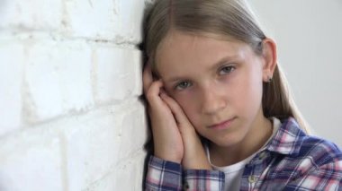 Mutsuz Çocuk, Üzgün Çocuk, Depresyondaki Hasta Hasta Genç Kız, Stresli Sefil Kişi
