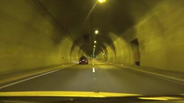Otoyoldaki Trafik Aracı, Otoyol Tüneli, Metro, Sürücü Yunanistan