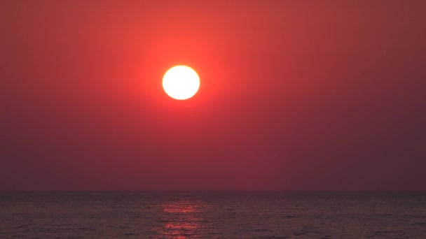 Pôr do sol no céu, Sea Beach, Sunrise on Seashore, Ocean at Sundown in Summer, Sunrise View — Vídeo de Stock