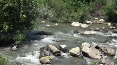 Dağ Nehri Kapanışı, Spring Brook, Deresi Taşlı, Kayalıklı, Doğa Manzaralı