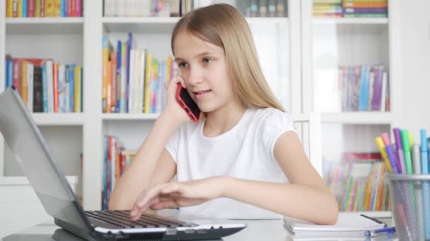 Child Talking Smartphone, Kid Studying Browsing Internet on Laptop in Coronavirus Pandemic, School Girl Learning, Online Εκπαίδευση — Αρχείο Βίντεο
